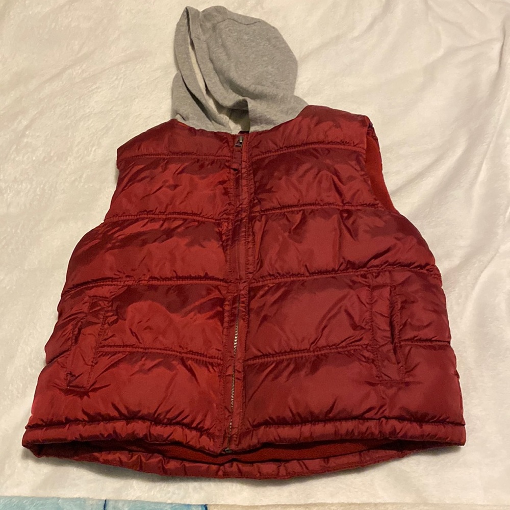 Gymboree Vest w/ hoodie Maroon M 7/8